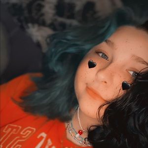 Meet your Posher, Chloe